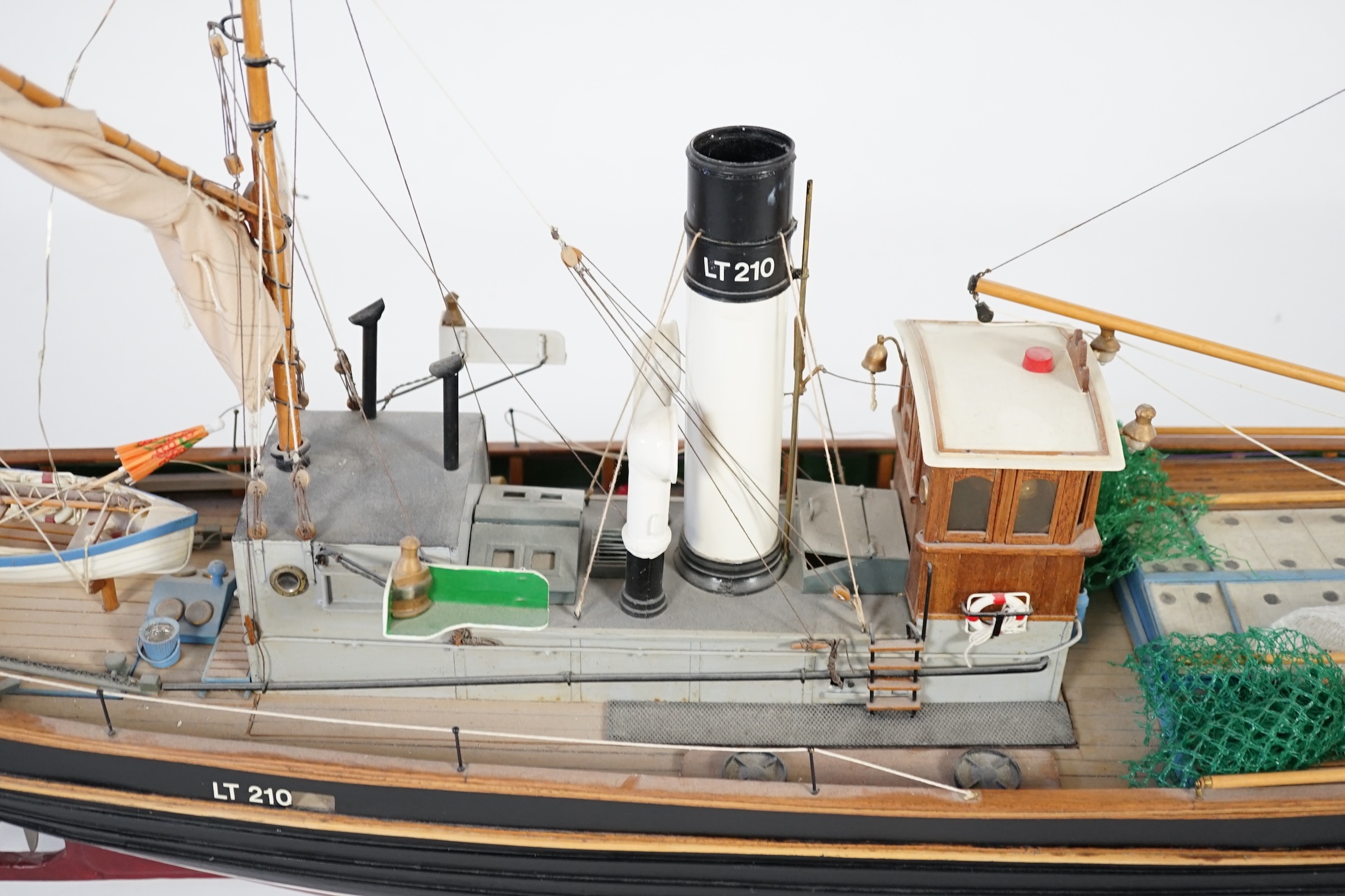 A kit-built Maxwell Hemmens pond yacht style live steam model of a herring drifter, LT210, 120cm long